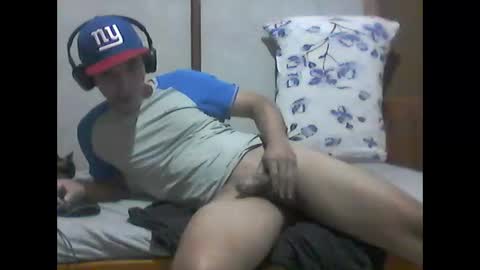 Snapshot of erickfitnes chatting on February 2026 12:37:02 AM Masturbation online show from February 2026 12:37:02 AM