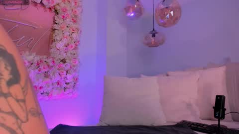 Erika Benz online show from February 2026 12:36:01 PM