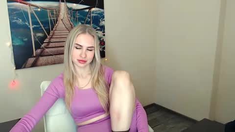 Erika online show from February 2025 10:04:02 AM