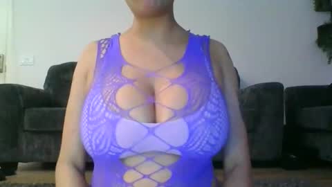 erin2025 online show from November 2025 04:39:02 AM