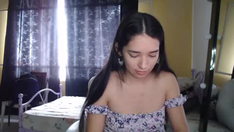 erina_1 online show from November 2025 04:05:01 PM