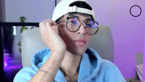   online show from November 2025 12:18:01 PM