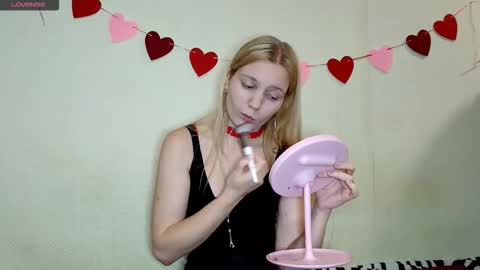 Amelie online show from November 2025 12:38:02 PM