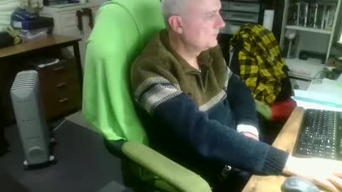 ernello online show from October 2025 04:56:02 AM