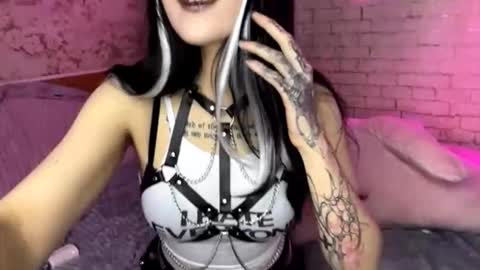 Nina online show from February 2026 11:06:02 AM