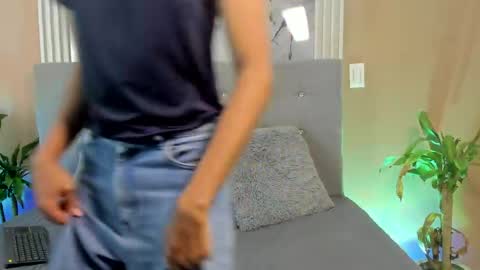 Eros Lux1 online show from April 2026 12:09:02 PM