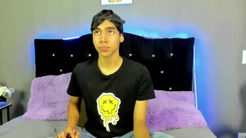 Snapshot of eros_lux1 chatting on May 2026 12:32:02 PM Eros Lux1 online show from May 2026 12:32:02 PM