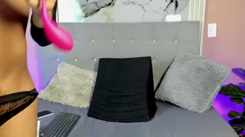 Snapshot of eros_lux1 chatting on May 2026 12:33:01 PM Eros Lux1 online show from May 2026 12:33:01 PM