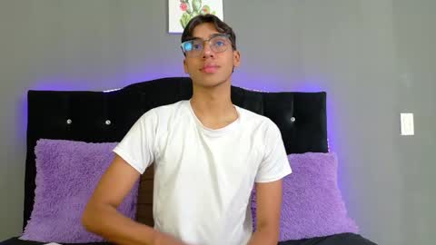 Snapshot of eros_lux1 chatting on May 2026 03:19:02 PM Eros Lux1 online show from May 2026 03:19:02 PM