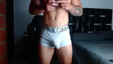 Snapshot of erosscott chatting on May 2026 04:25:02 PM Eros online show from May 2026 04:25:02 PM