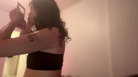 Nikki Erotica online show from September 2025 04:00:01 AM