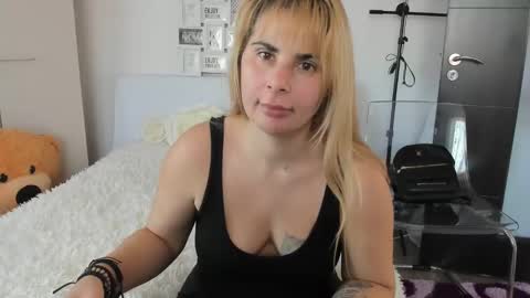 eroticsensualkitty4u online show from December 2024 12:22:02 PM