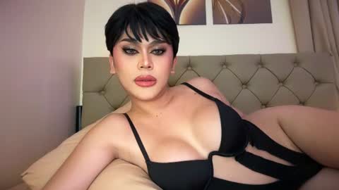 Snapshot of erotictsmonica chatting on June 2026 06:45:02 PM monica online show from June 2026 06:45:02 PM