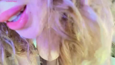 TINY  online show from October 2025 01:28:01 AM