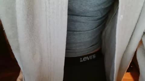 Erzzoo online show from January 2026 05:05:02 PM