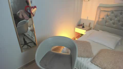 Escarlet online show from September 2025 03:23:02 PM