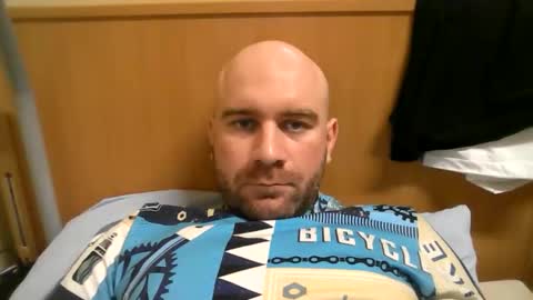 Esenuzet69 online show from March 2026 06:19:02 PM