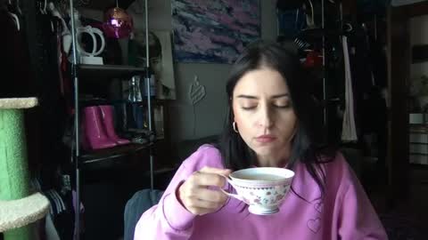 esimaralda online show from May 2026 02:57:01 PM