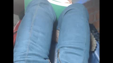 Eskela911 online show from November 2025 09:50:01 PM