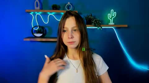 esme_moore_ online show from November 2025 09:42:02 AM