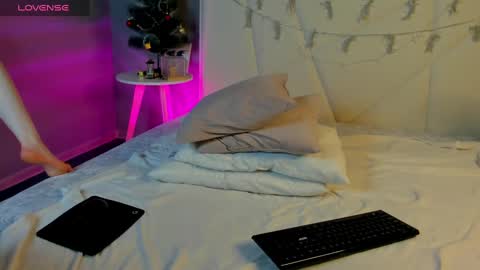 Esme Runn online show from January 2025 10:27:02 AM