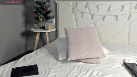 Esme Runn online show from January 2025 10:17:01 AM