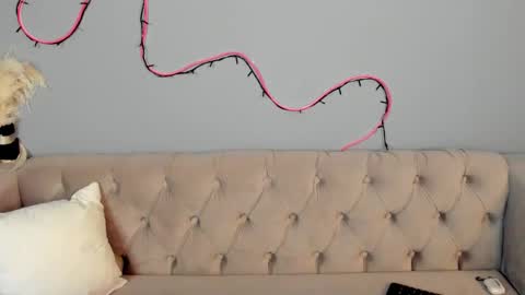 Esme Runn online show from February 2025 10:03:02 AM