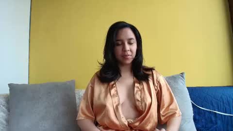 Esmeralda  online show from November 2025 02:12:02 PM