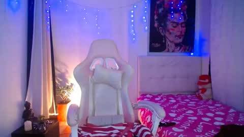 Esmeralda online show from December 2024 02:01:02 AM