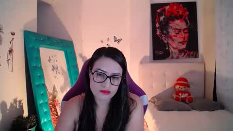 Esmeralda online show from September 2025 07:19:02 PM