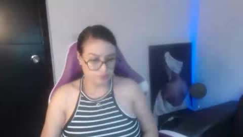 Esmeralda online show from March 2026 02:55:02 PM