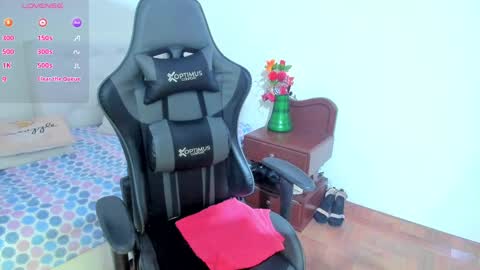 esme online show from March 2025 08:31:02 PM