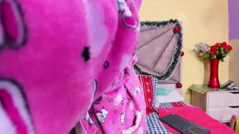 Esmeralda .INDEPENDENT MODEL online Monday to Saturday 3 pm Chicago online show from December 2025 09:09:01 PM