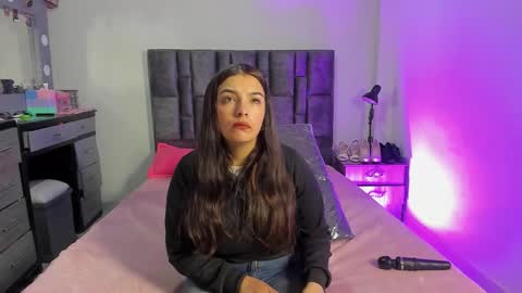 Snapshot of esmeraldaa_sc chatting on January 2026 09:57:01 AM Perla online show from January 2026 09:57:01 AM