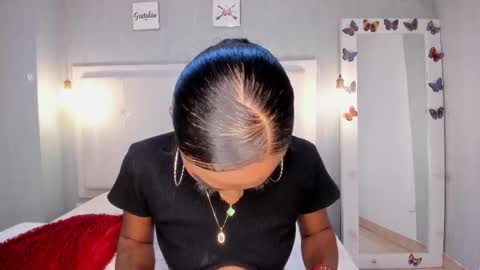 Snapshot of esmeraldanyx chatting on December 2025 09:32:01 PM esmeraldanyx online show from December 2025 09:32:01 PM