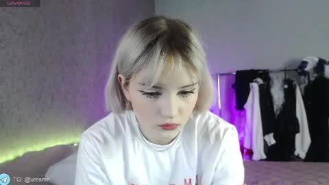 Esme online show from May 2026 12:23:02 PM
