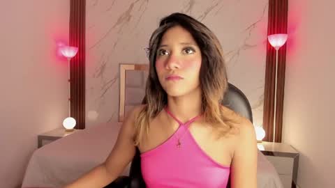 esperanzamora online show from April 2026 12:29:02 PM