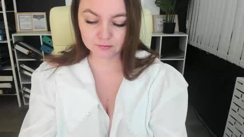 Ava online show from November 2025 01:44:02 AM