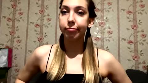 Kate online show from November 2025 04:06:02 PM