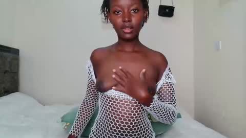 essypetite online show from December 2025 07:41:02 PM