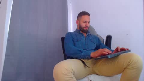 esteban online show from December 2024 07:38:02 PM