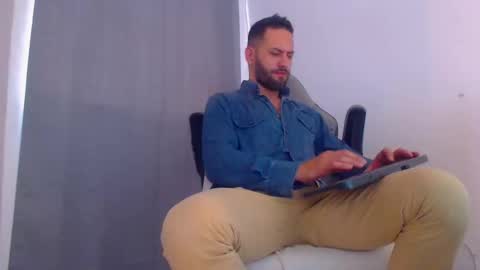 esteban online show from December 2024 05:51:01 PM