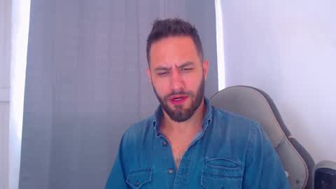 esteban online show from December 2024 06:02:02 PM