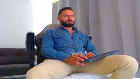 esteban online show from November 2025 02:49:02 PM