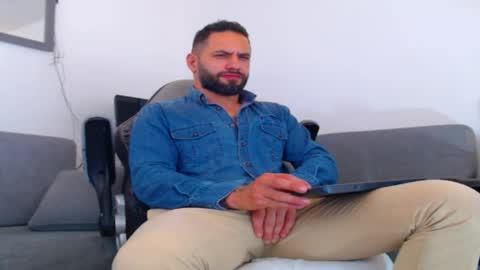 esteban online show from December 2025 04:35:02 PM