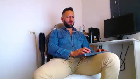 esteban online show from February 2026 03:06:01 PM