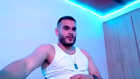 Snapshot of esteban_fer chatting on December 2024 06:32:01 AM Esteban Fernandez online show from December 2024 06:32:01 AM