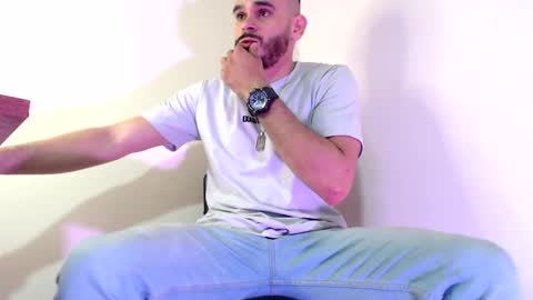 Snapshot of esteban_fer chatting on December 2024 01:00:01 PM Esteban Fernandez online show from December 2024 01:00:01 PM