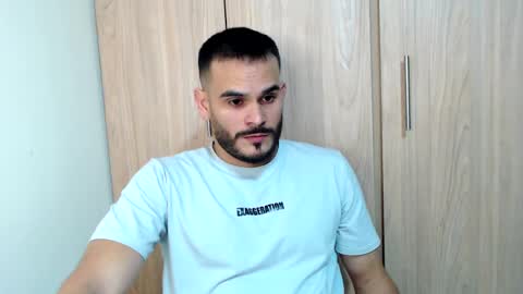 Snapshot of esteban_fer chatting on January 2025 05:58:02 AM Esteban Fernandez online show from January 2025 05:58:02 AM