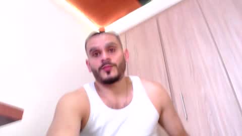 Snapshot of esteban_fer chatting on February 2025 06:12:01 PM Esteban Fernandez online show from February 2025 06:12:01 PM